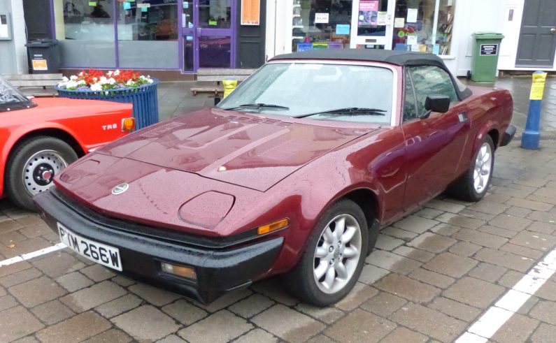 Triumph TR8