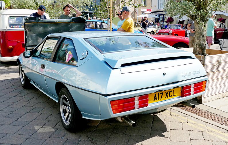 Lotus Excel. Rear
