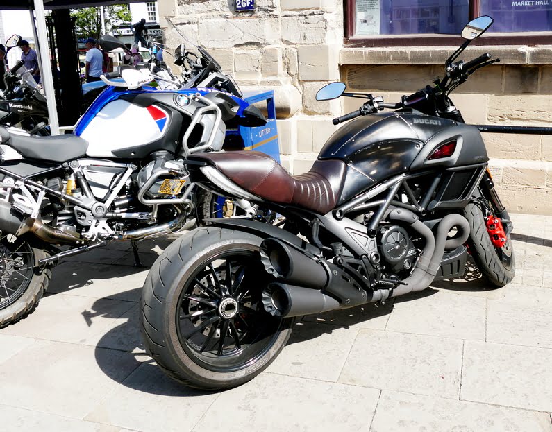 Ducati Diavel. Rear