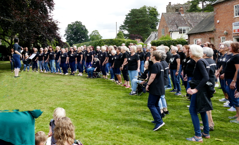 Got 2 Sing Choir at the Burford House Classic Car Show 04 August 2024