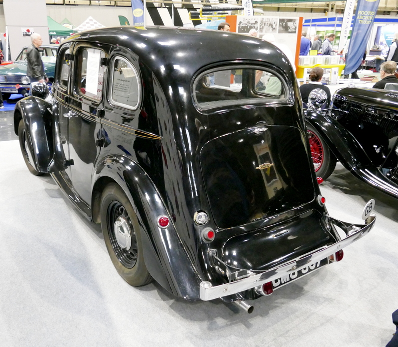 1939 Singer Super Ten saloon. Rear.