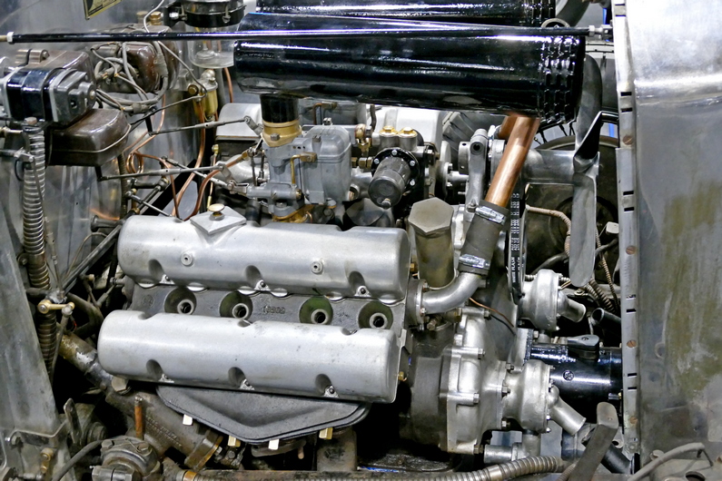 Autovia V8 Engine